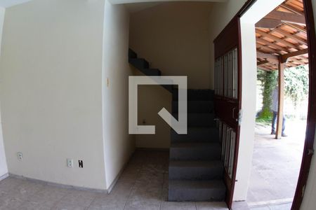 sala 1 - escada de casa à venda com 2 quartos, 420m² em Jardim Riacho das Pedras, Contagem