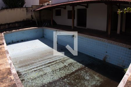Casa para alugar com 420m², 2 quartos e 8 vagasPiscina