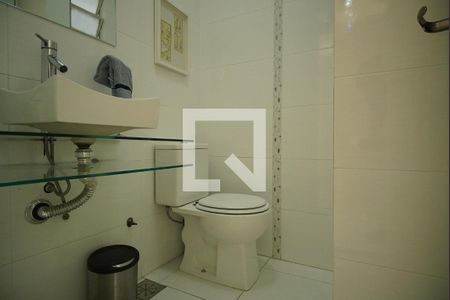 Lavabo de apartamento para alugar com 1 quarto, 61m² em Passo da Areia, Porto Alegre