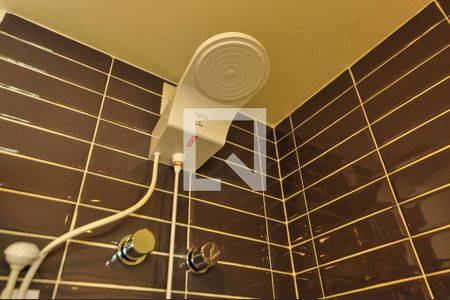 Banheiro de kitnet/studio para alugar com 1 quarto, 26m² em Sumarezinho, São Paulo