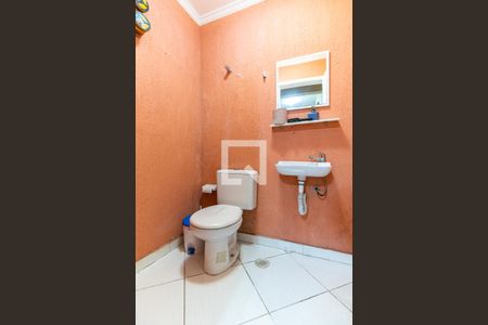 Casa para alugar com 350m², 4 quartos e 2 vagas Casa para alugar com 350m², 4 quartos e 2 vagasBanheiro de Serviço