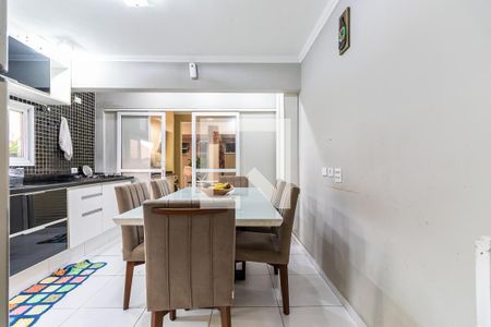 Casa para alugar com 350m², 4 quartos e 2 vagas Casa para alugar com 350m², 4 quartos e 2 vagasCozinha