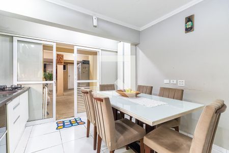Casa para alugar com 350m², 4 quartos e 2 vagas Casa para alugar com 350m², 4 quartos e 2 vagasCozinha