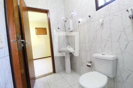 Casa para alugar com 170m², 4 quartos e 3 vagasBanheiro Canadense