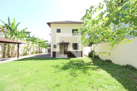 Casa para alugar com 170m², 4 quartos e 3 vagasQuintal Fundos