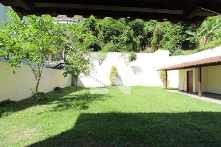 Casa para alugar com 170m², 4 quartos e 3 vagasQuintal Fundos