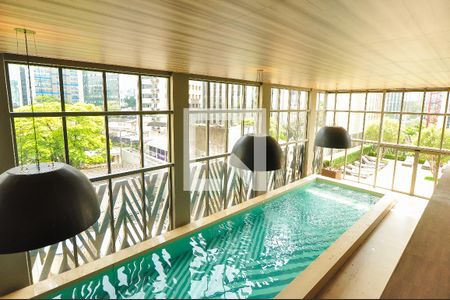 Apartamento à venda com 44m², 1 quarto e 1 vaga Apartamento à venda com 44m², 1 quarto e 1 vagaÁrea comum - Piscina