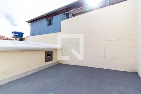 Casa para alugar com 60m², 2 quartos e 1 vaga Casa para alugar com 60m², 2 quartos e 1 vagaQuintal