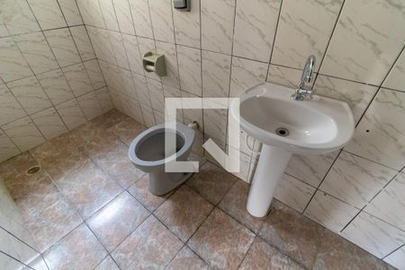 Casa para alugar com 60m², 2 quartos e 1 vaga Casa para alugar com 60m², 2 quartos e 1 vagaBanheiro
