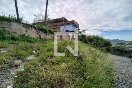 Casa à venda com 200m², 3 quartos e 2 vagas Rua