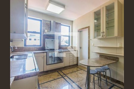 Apartamento à venda com 190m², 4 quartos e 3 vagas Apartamento à venda com 190m², 4 quartos e 3 vagasCozinha