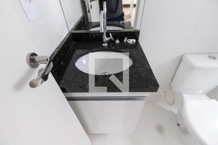 Banheiro de kitnet/studio para alugar com 1 quarto, 25m² em Jardim Independência, São Paulo