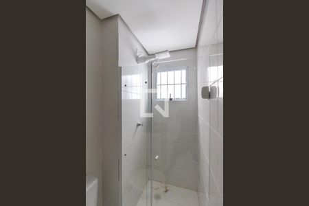 Banheiro de kitnet/studio para alugar com 1 quarto, 25m² em Jardim Independência, São Paulo