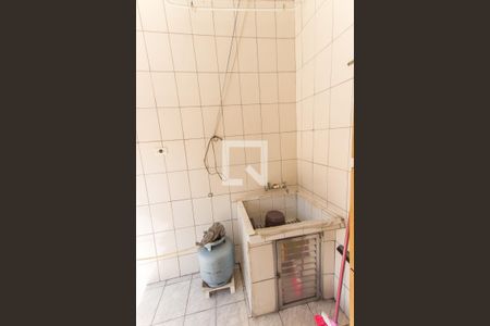 Casa à venda com 180m², 4 quartos e 1 vagaÁrea de Serviço 2  