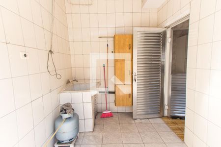 Casa à venda com 180m², 4 quartos e 1 vagaÁrea de Serviço 2  