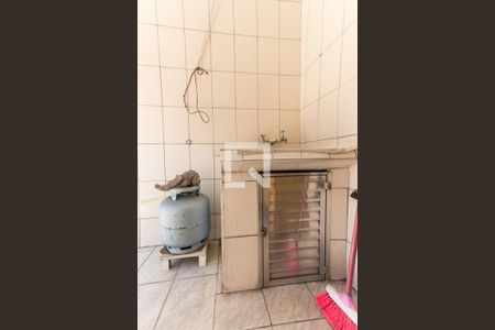 Casa à venda com 180m², 4 quartos e 1 vagaÁrea de Serviço 2  