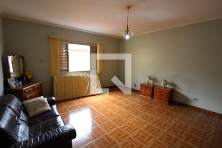 Casa para alugar com 230m², 2 quartos e 2 vagasQuarto