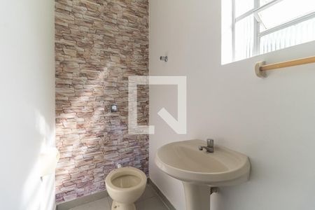Casa para alugar com 160m², 3 quartos e 1 vaga Casa para alugar com 160m², 3 quartos e 1 vagaBanheiro Social