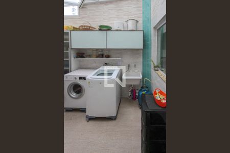 Casa à venda com 106m², 3 quartos e 4 vagasÁrea de Serviço