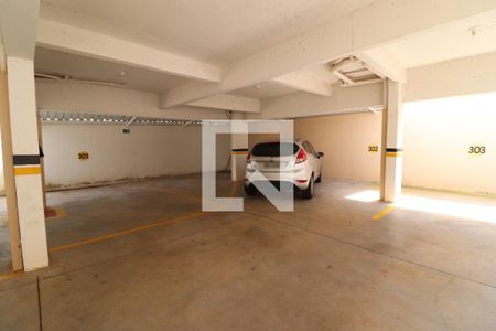 Garagem de apartamento para alugar com 2 quartos, 55m² em Presidente Roosevelt, Uberlândia