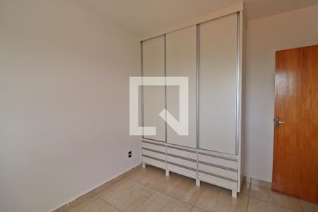 Quarto Suíte de apartamento para alugar com 2 quartos, 55m² em Presidente Roosevelt, Uberlândia