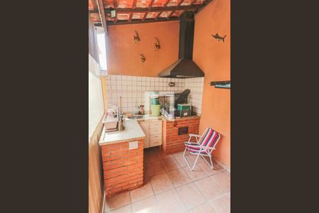 Casa à venda com 183m², 3 quartos e 2 vagas Casa à venda com 183m², 3 quartos e 2 vagasÁrea comum - Churrasqueira