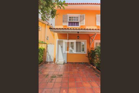 Casa à venda com 183m², 3 quartos e 2 vagas Casa à venda com 183m², 3 quartos e 2 vagasGaragem / Fachada