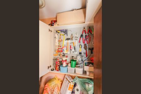 Casa à venda com 183m², 3 quartos e 2 vagas Casa à venda com 183m², 3 quartos e 2 vagasQuarto Serviço