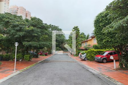 Casa à venda com 183m², 3 quartos e 2 vagas Casa à venda com 183m², 3 quartos e 2 vagasCondomínio