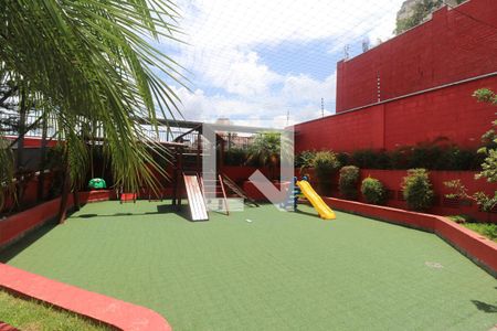 Apartamento à venda com 80m², 3 quartos e 2 vagasÁrea comum - Playground