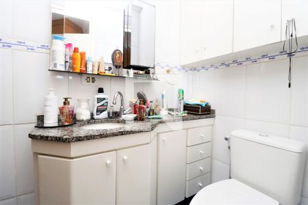 Apartamento à venda com 80m², 3 quartos e 2 vagasBanheiro da Suíte