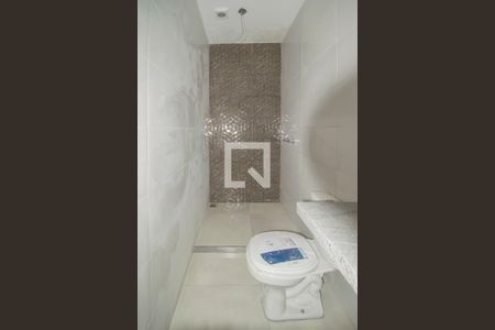 Casa à venda com 199m², 3 quartos e 2 vagas Casa à venda com 199m², 3 quartos e 2 vagasBanheiro do Corredor