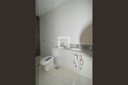 Casa à venda com 199m², 3 quartos e 2 vagas Casa à venda com 199m², 3 quartos e 2 vagasBanheiro do Corredor