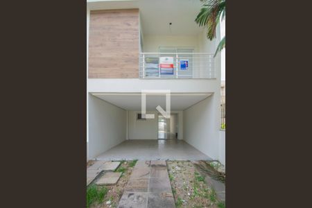 Casa à venda com 199m², 3 quartos e 2 vagas Casa à venda com 199m², 3 quartos e 2 vagasFachada