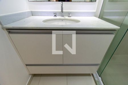 Apartamento para alugar com 75m², 2 quartos e 1 vagaDetalhe do banheiro
