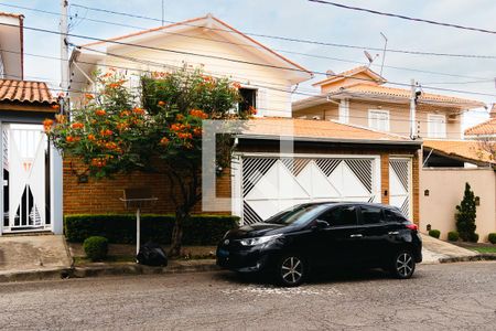 Casa à venda com 230m², 4 quartos e 3 vagasFachada