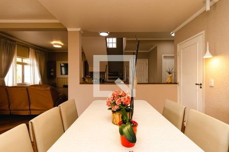 Sala de casa à venda com 4 quartos, 230m² em Jardim Torres São José, Jundiaí