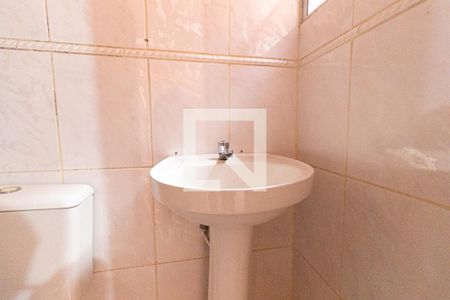 Banheiro de casa para alugar com 1 quarto, 45m² em Jardim Primeiro de Maio (chácara Fazendinha), Osasco