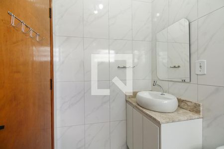 Banheiro  de casa para alugar com 1 quarto, 56m² em Vila Carrão, São Paulo