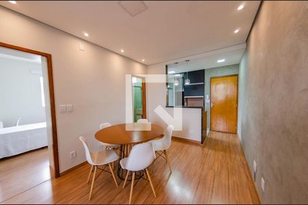 Sala de apartamento à venda com 3 quartos, 140m² em Estoril, Belo Horizonte