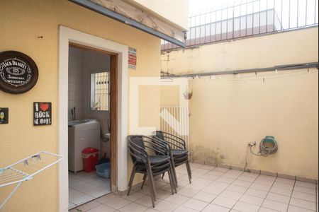 Casa à venda com 100m², 2 quartos e 2 vagasQuintal
