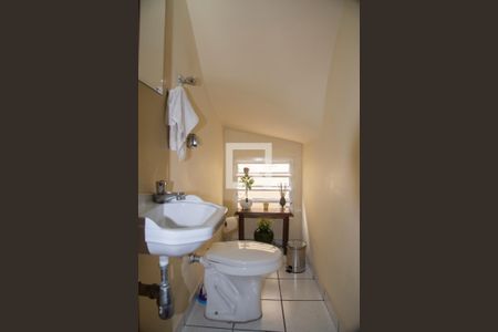 Casa à venda com 100m², 2 quartos e 2 vagasLavabo