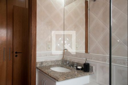 Casa à venda com 100m², 2 quartos e 2 vagasBanheiro da Suíte 1