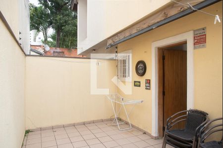 Casa à venda com 100m², 2 quartos e 2 vagasQuintal