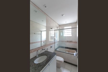 Apartamento para alugar com 120m², 4 quartos e 1 vaga Apartamento para alugar com 120m², 4 quartos e 1 vagaBanheiro da Suíte