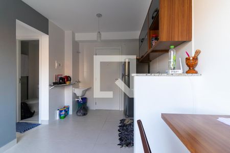 Sala / Cozinha / Área de Serviço de apartamento para alugar com 2 quartos, 32m² em Vila Nova Curuçá, São Paulo