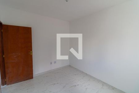 Quarto 1 de apartamento para alugar com 2 quartos, 49m² em Vila Miranda, Itaquaquecetuba