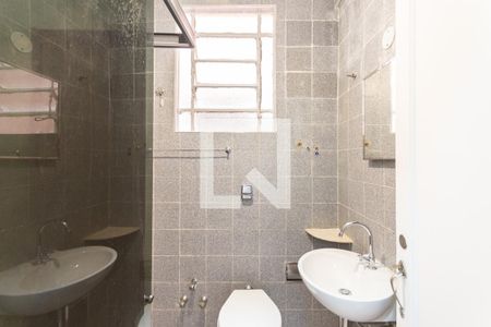 Banheiro de apartamento para alugar com 1 quarto, 42m² em Grajaú, Rio de Janeiro
