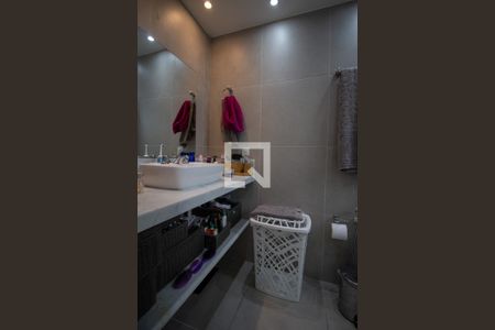 Apartamento à venda com 226m², 3 quartos e 3 vagasBanheiro da Suíte 2