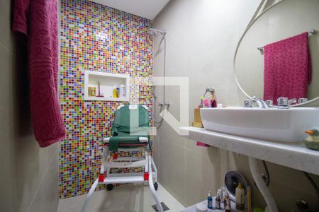 Apartamento à venda com 226m², 3 quartos e 3 vagasBanheiro Social